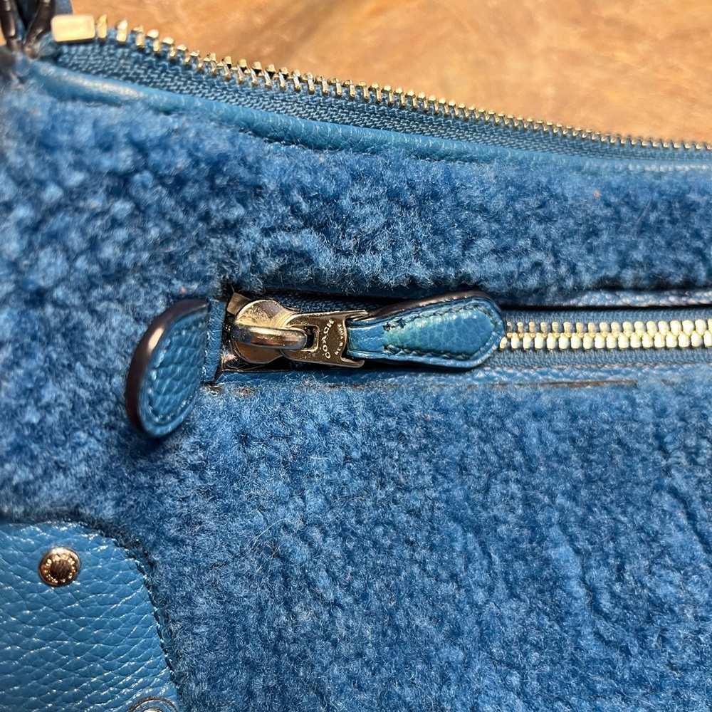 Coach Small Rhyder Pochette Crossbody Bag Blue Shearling Leather Silver Hardware - Picture 6 of 8